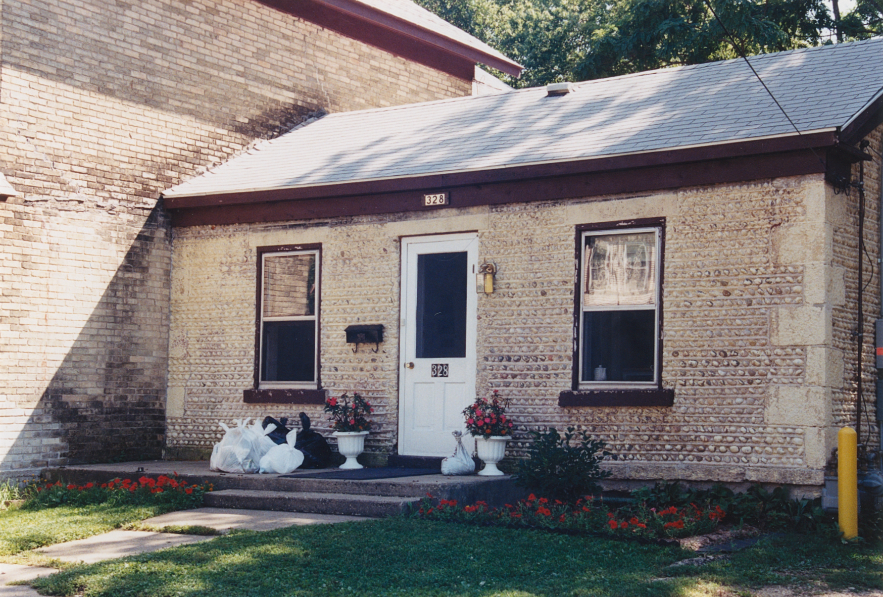 Roc-10 328 St Lawrence Ave 2